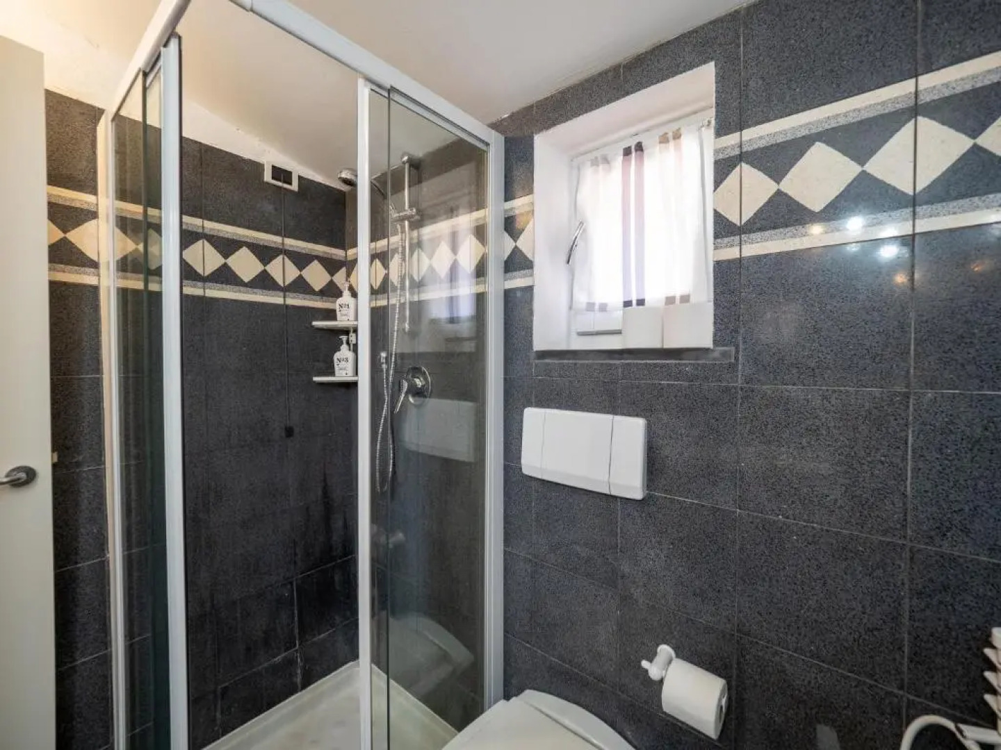 Lassu Apartment with View