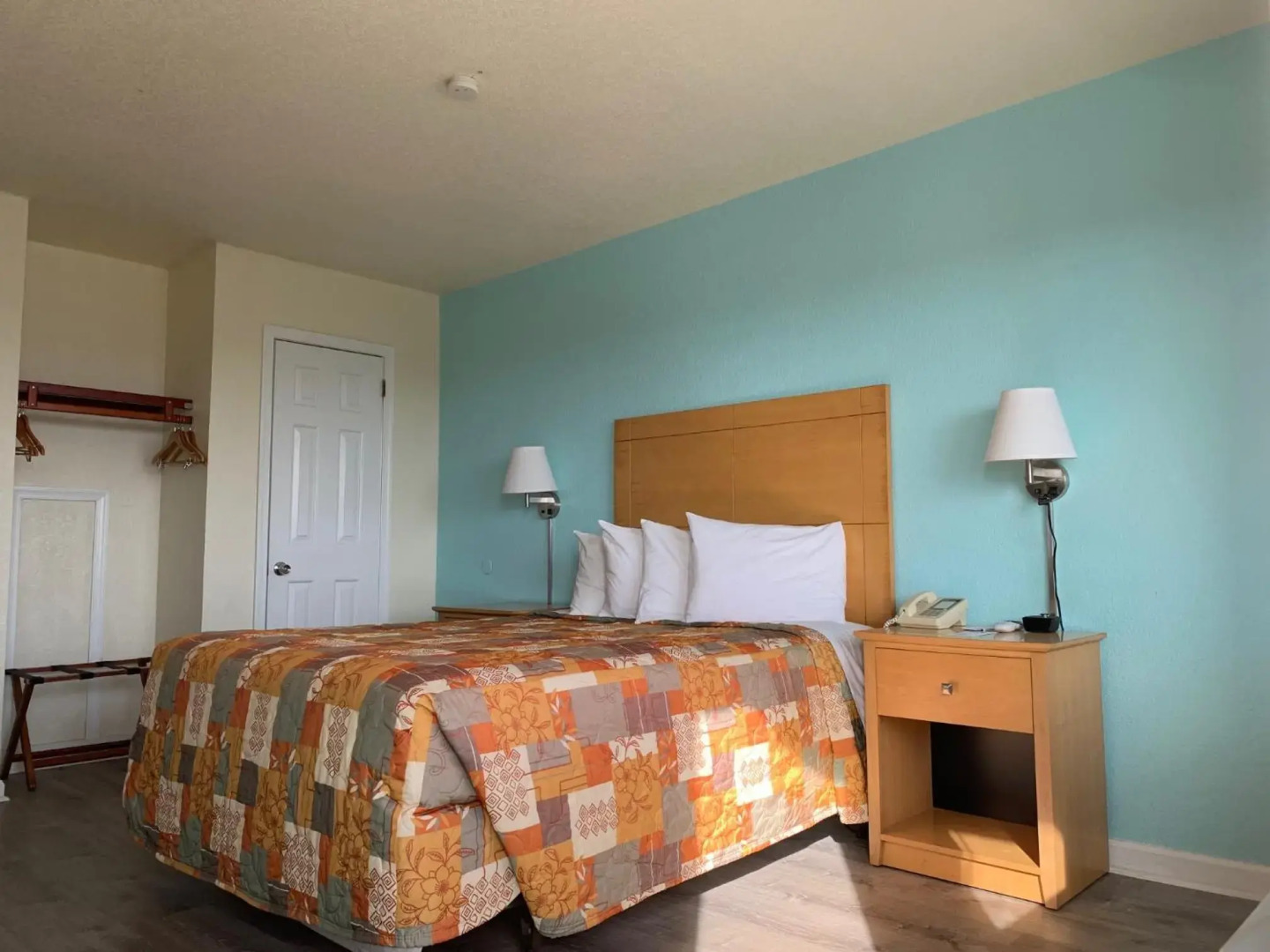 Seahorse Inn and Cottages