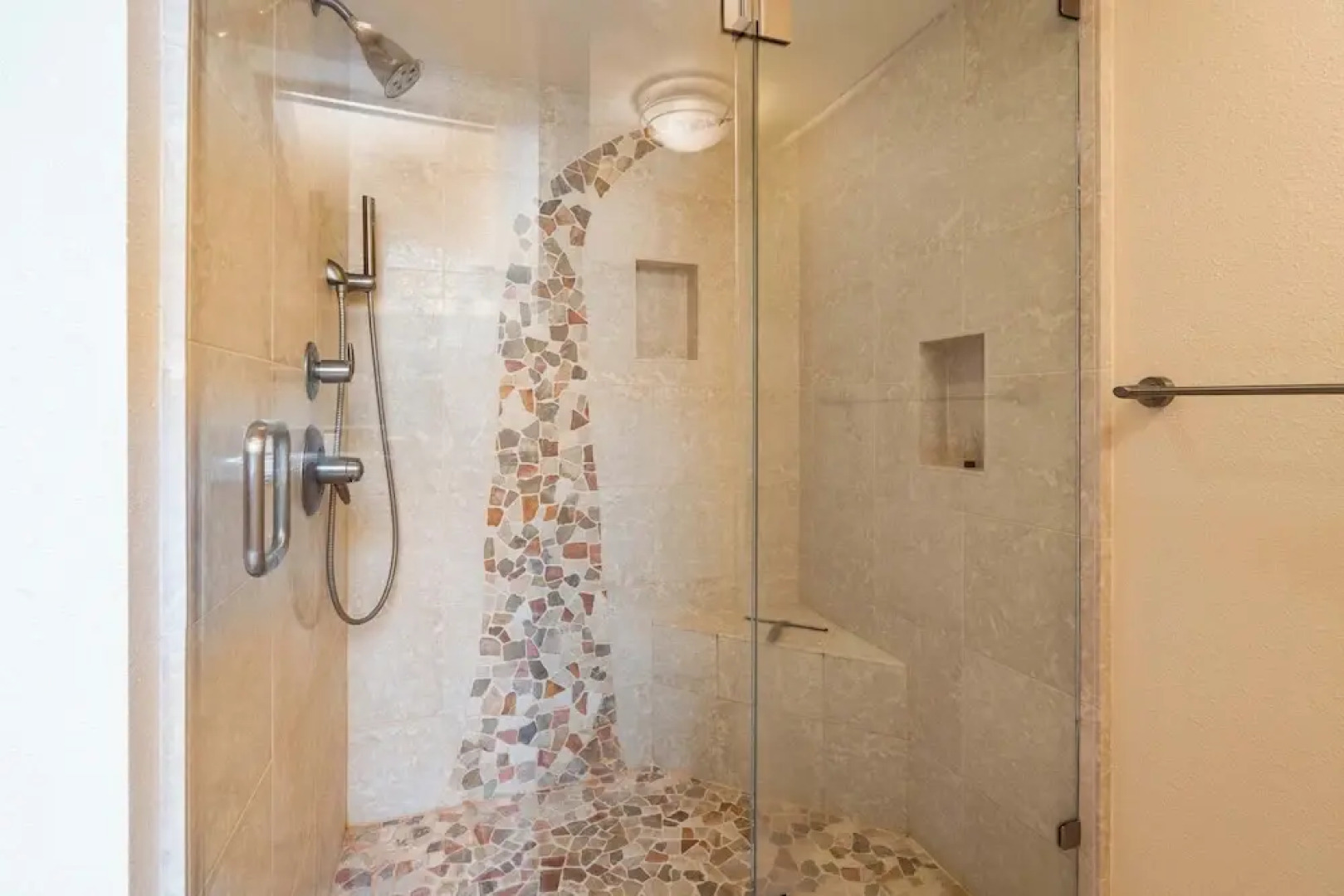 Happy Days Retreat With Private Pool!