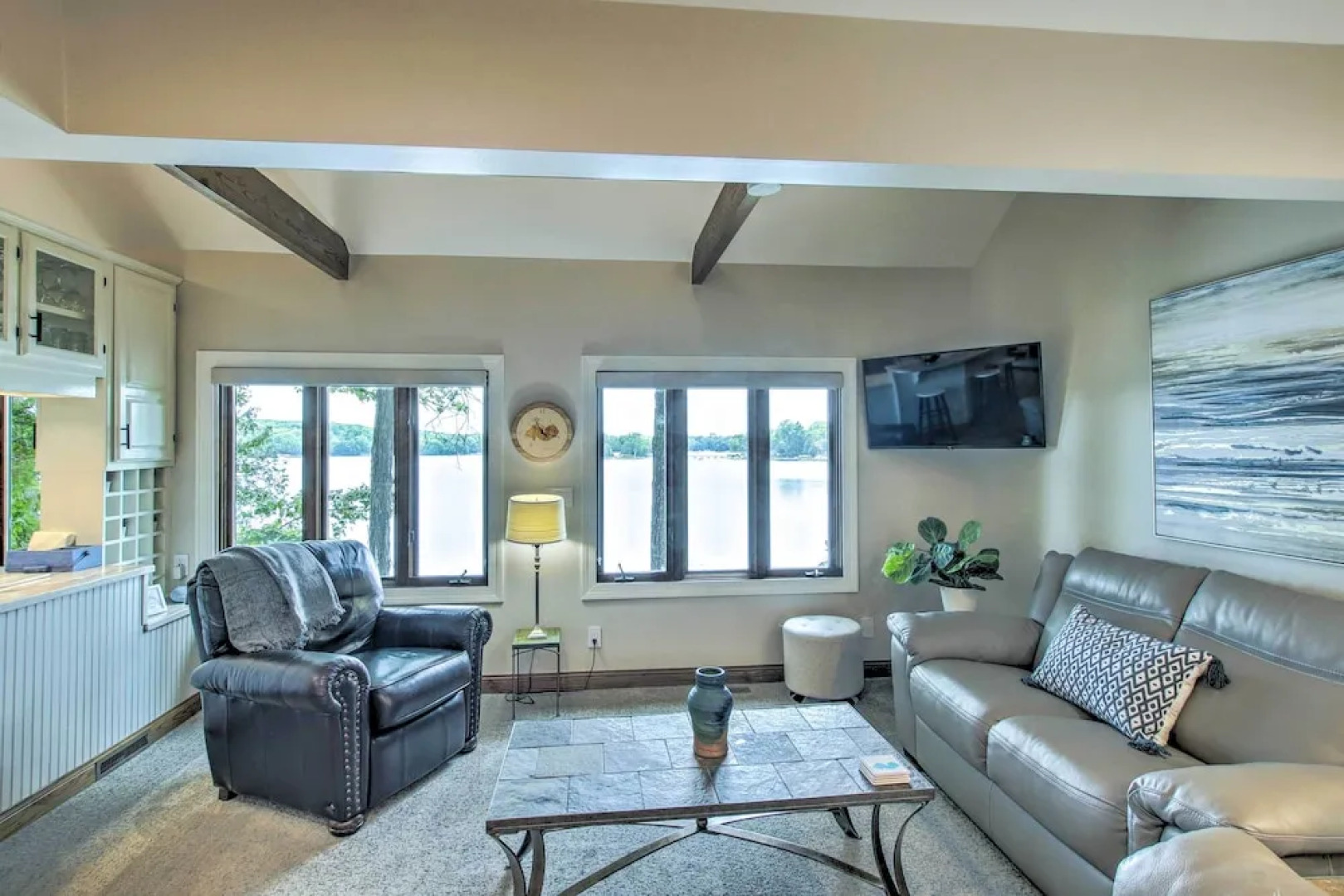 Lakefront Plymouth Cottage w/ Private Hot Tub