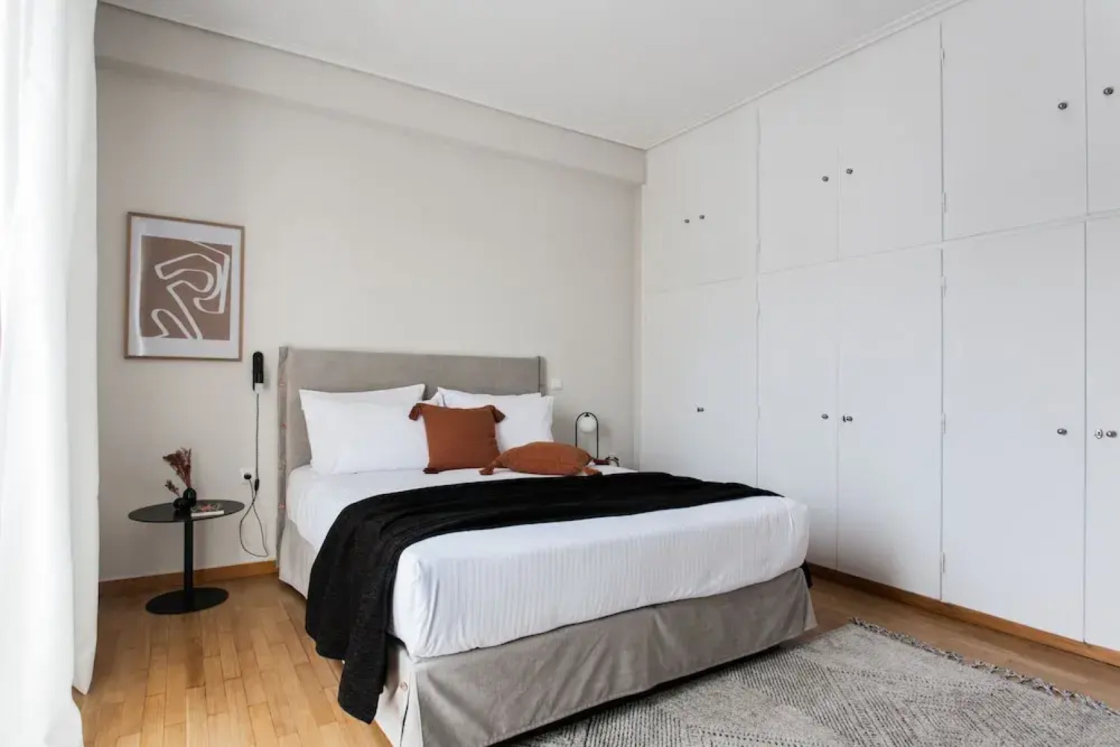 Spacious & Airy 1 Bedroom Apartment near HELEXPO