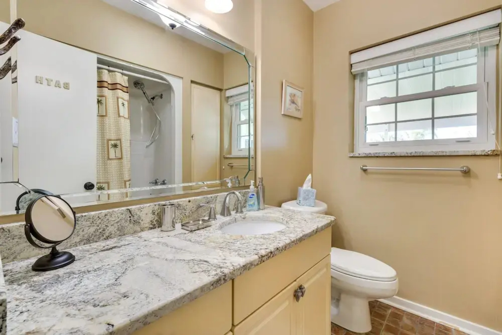 Lakefront Tavares Home w/ Deck, Patio & Dock!