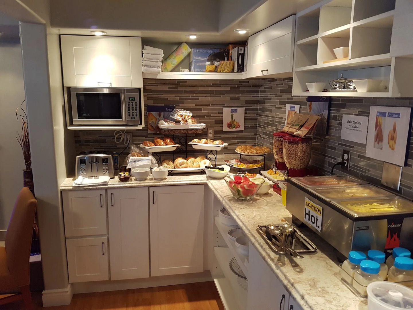 Bayside Inn & Waterfront Suites