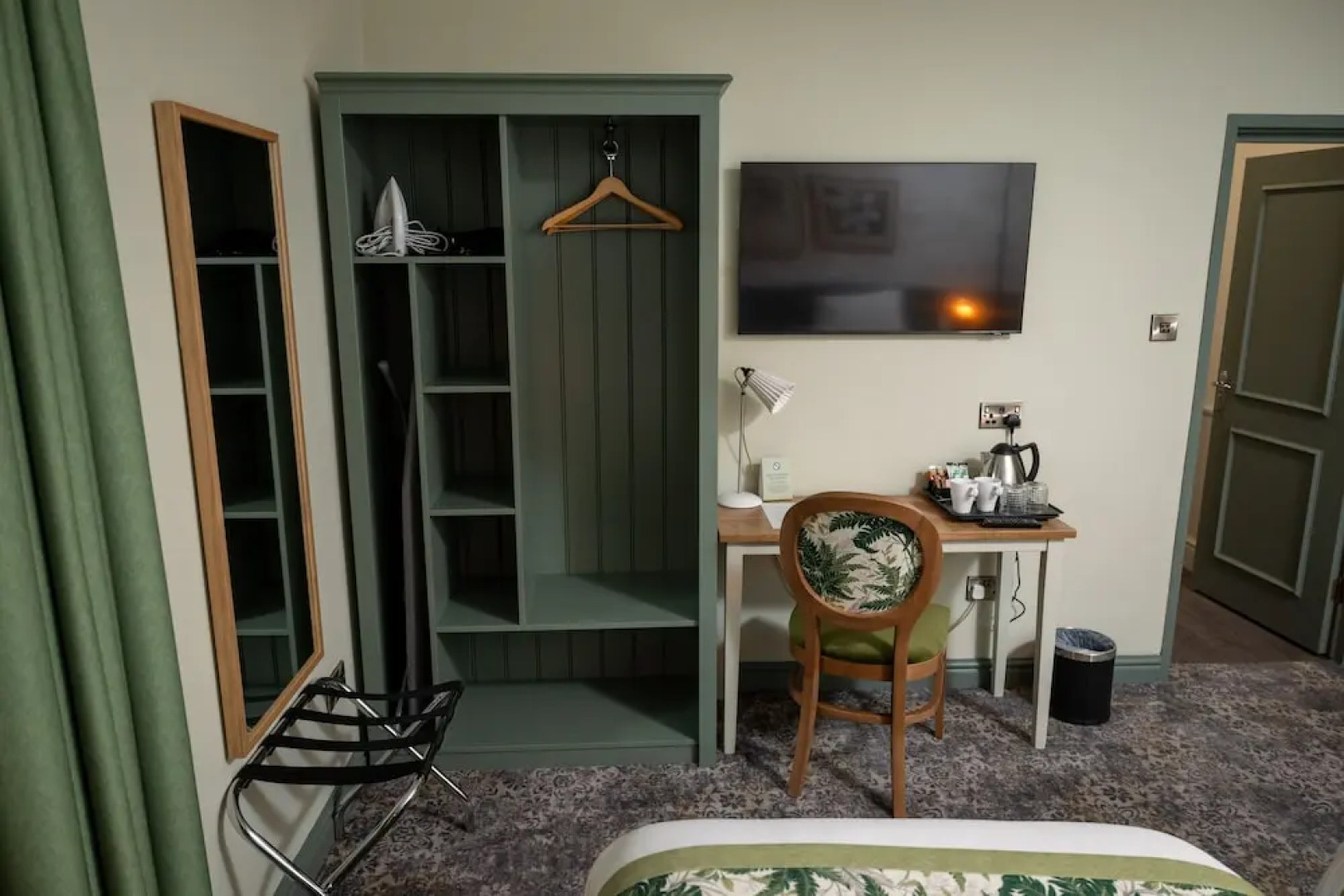 Rockingham Arms by Greene King Inns