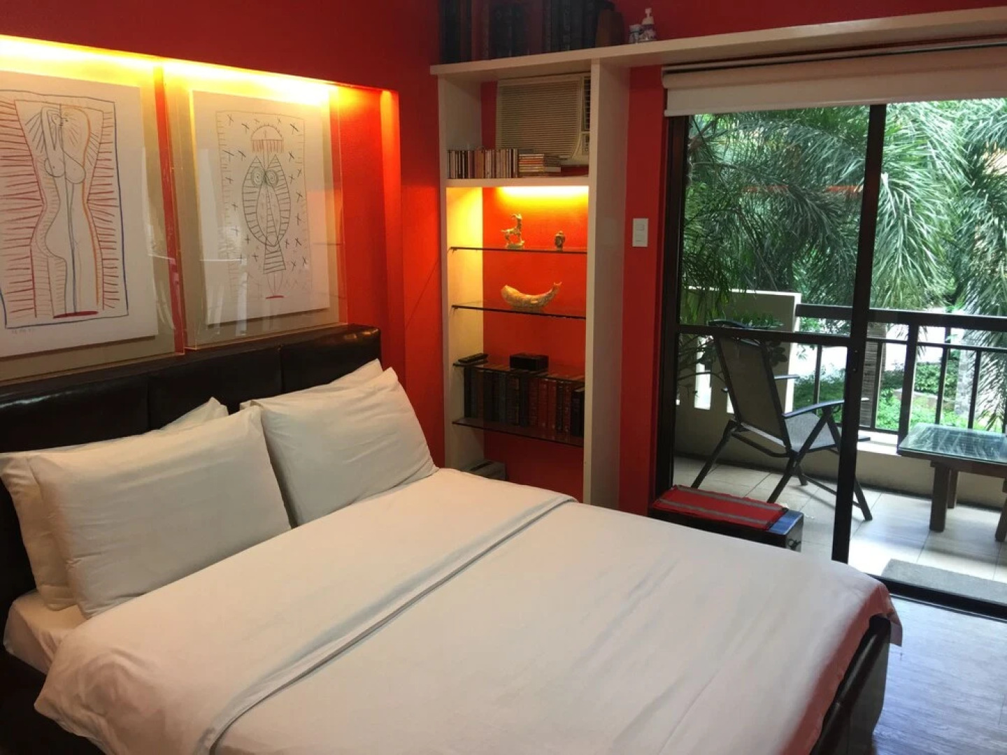 jKSUITES Manila Condos