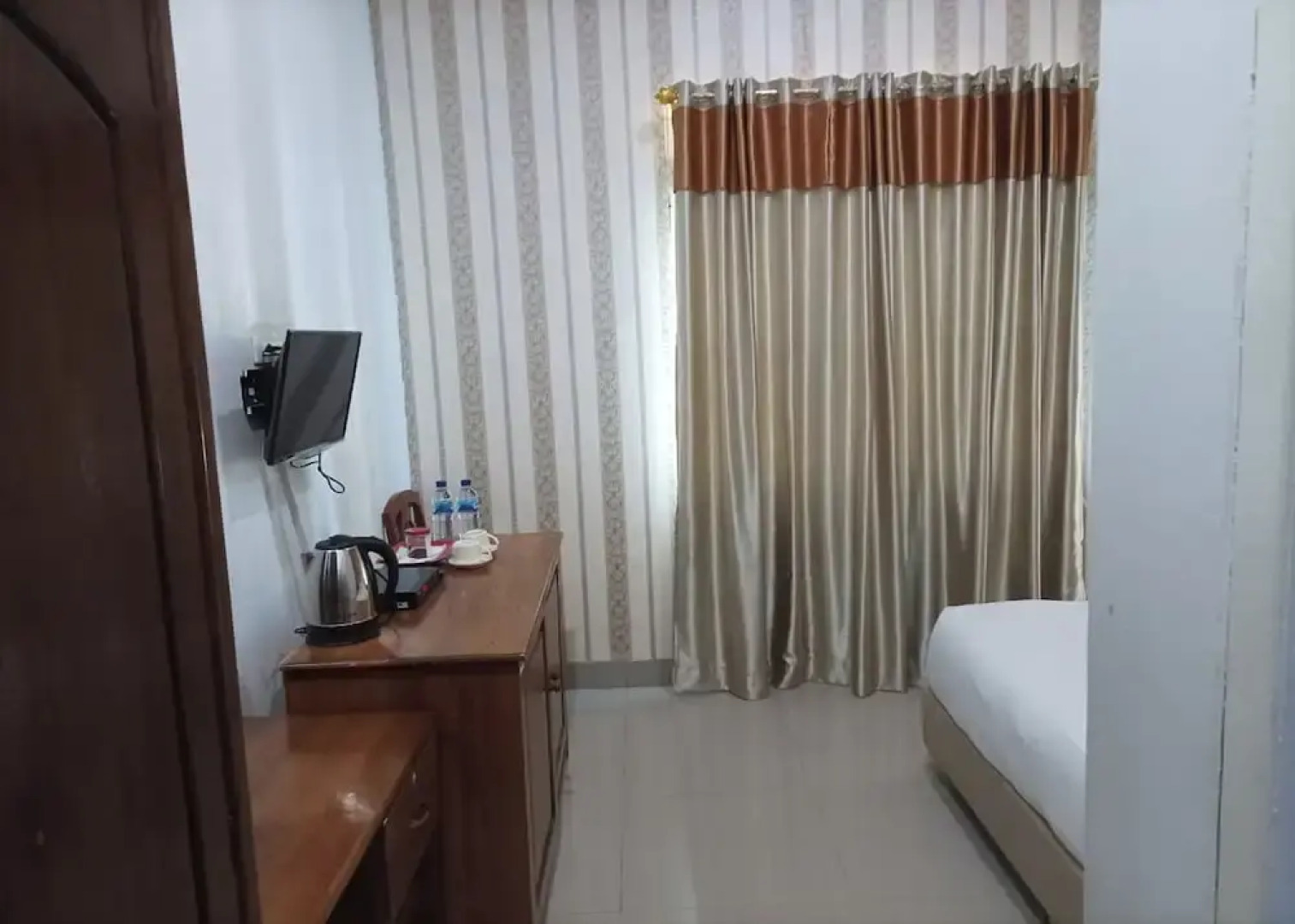 Robbani Edotel Liwa Syariah