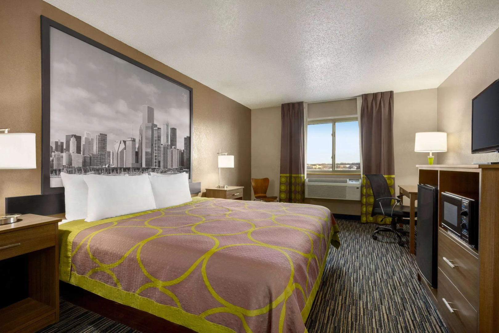 Super 8 by Wyndham Joliet I-55 N/Chicago