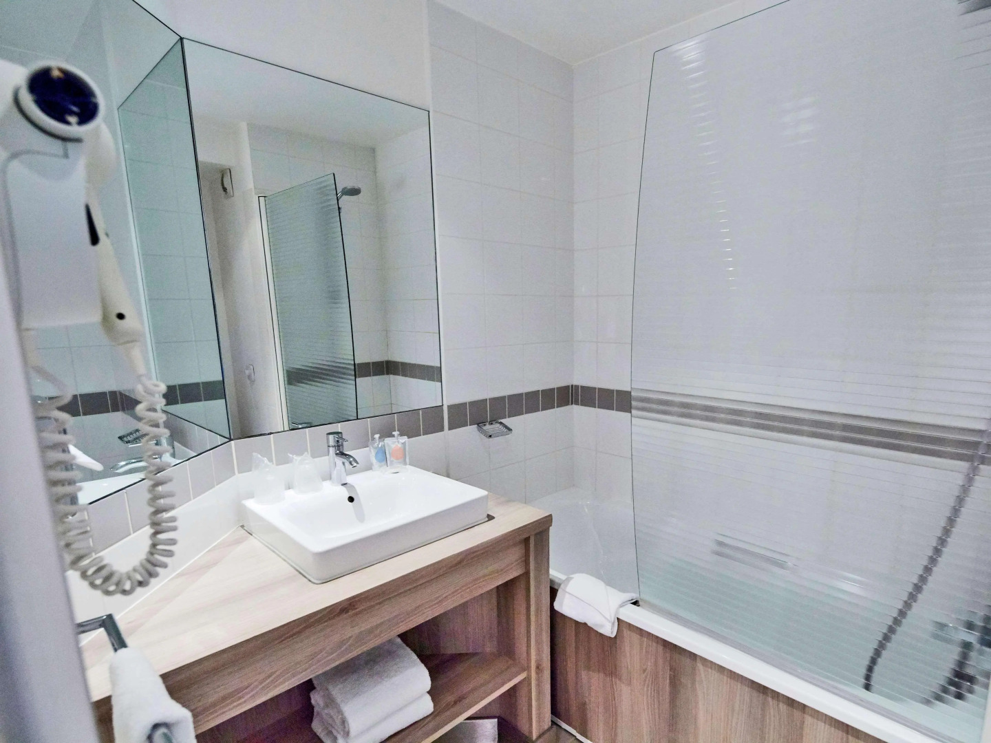 Hotel Campanile Le Bourget