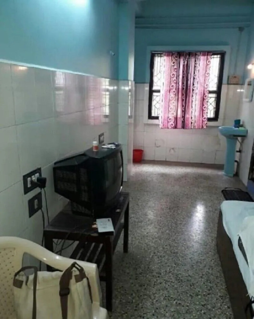 Iroomz Woodlands Lodge