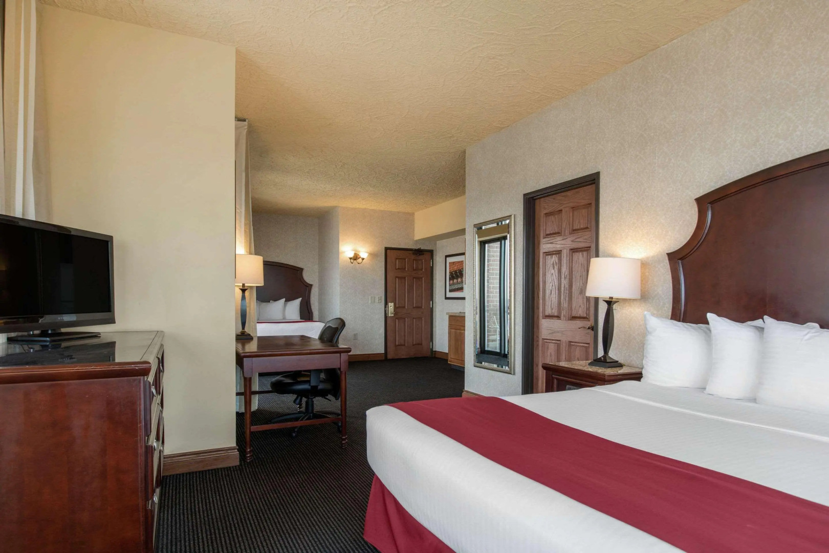 Shoreline Inn & Conference Center, an Ascend Collection Hotel