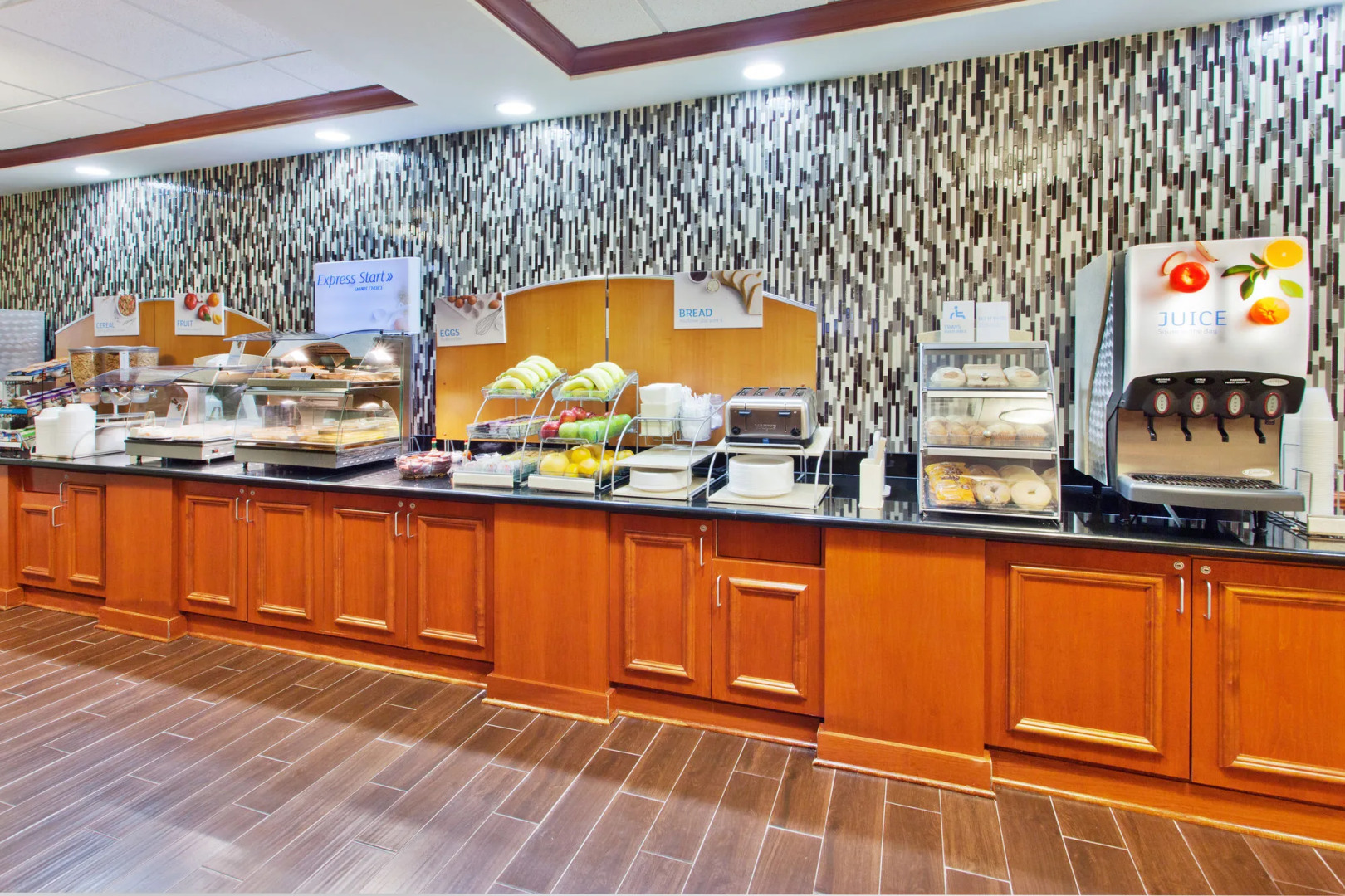Holiday Inn Express & Suites Baton Rouge East by IHG