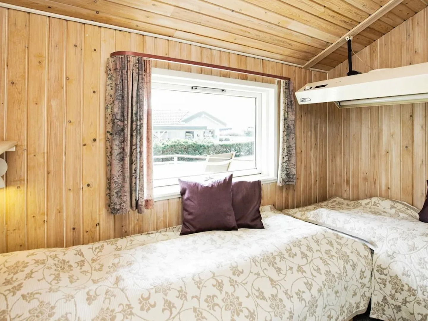 Modern Holiday Home in Millinge Near Sea