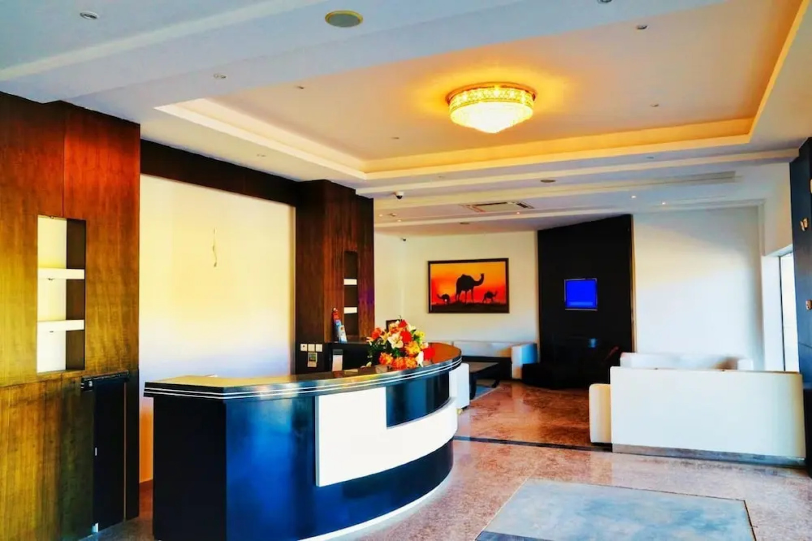 Johny International Hotel