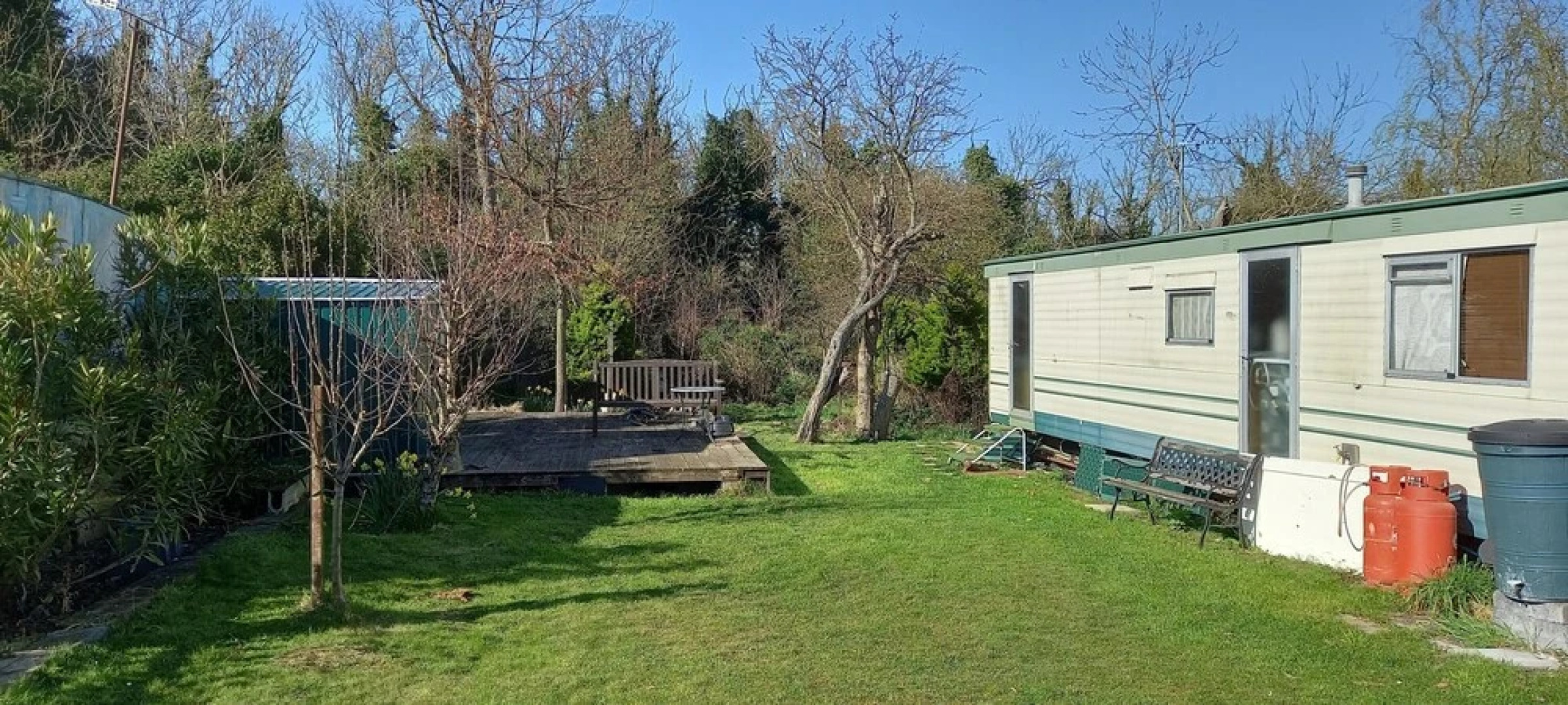 Captivating 2-bed House in Warden and Close to sea