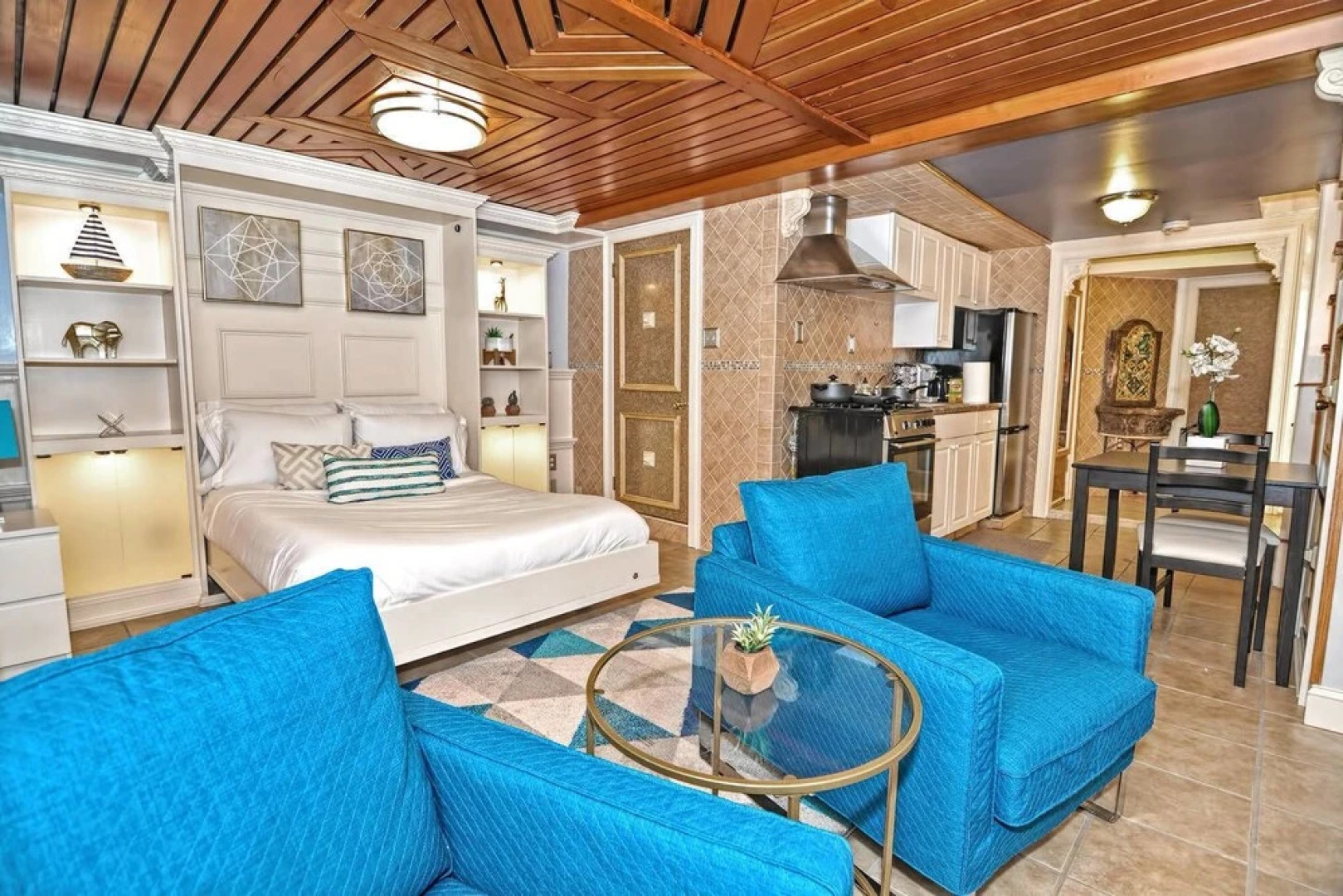 Spacious Studio in Boston's North End/little Italy