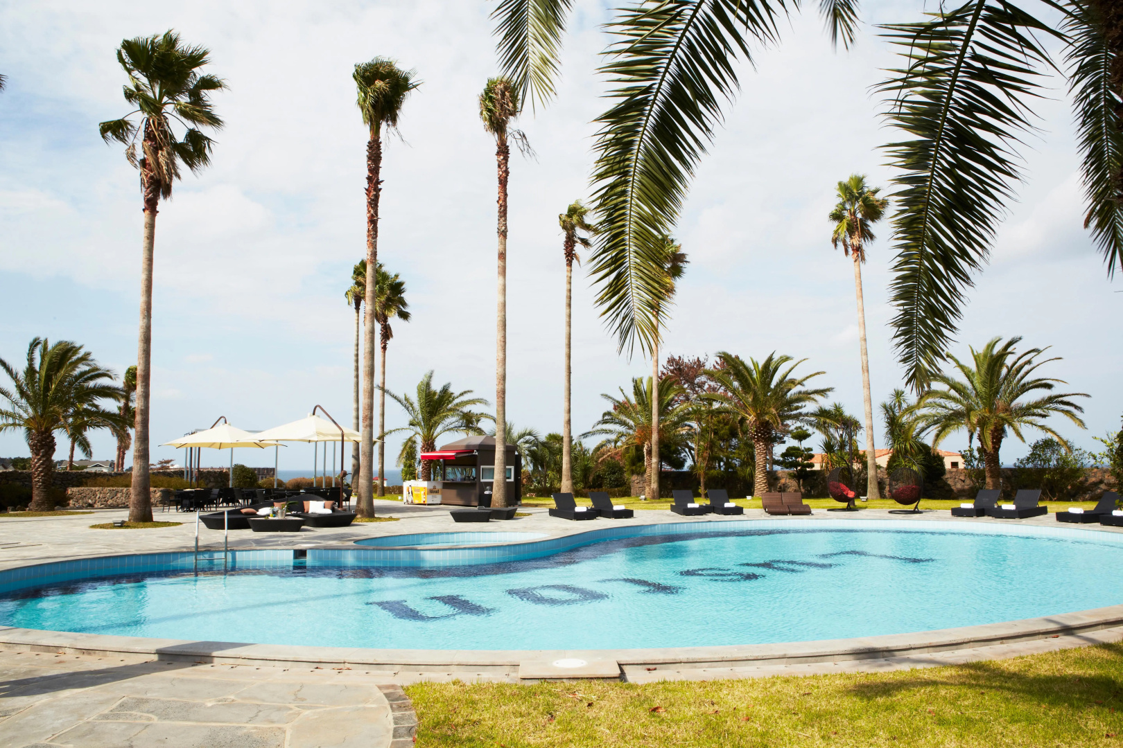Luston Villa & Hotel