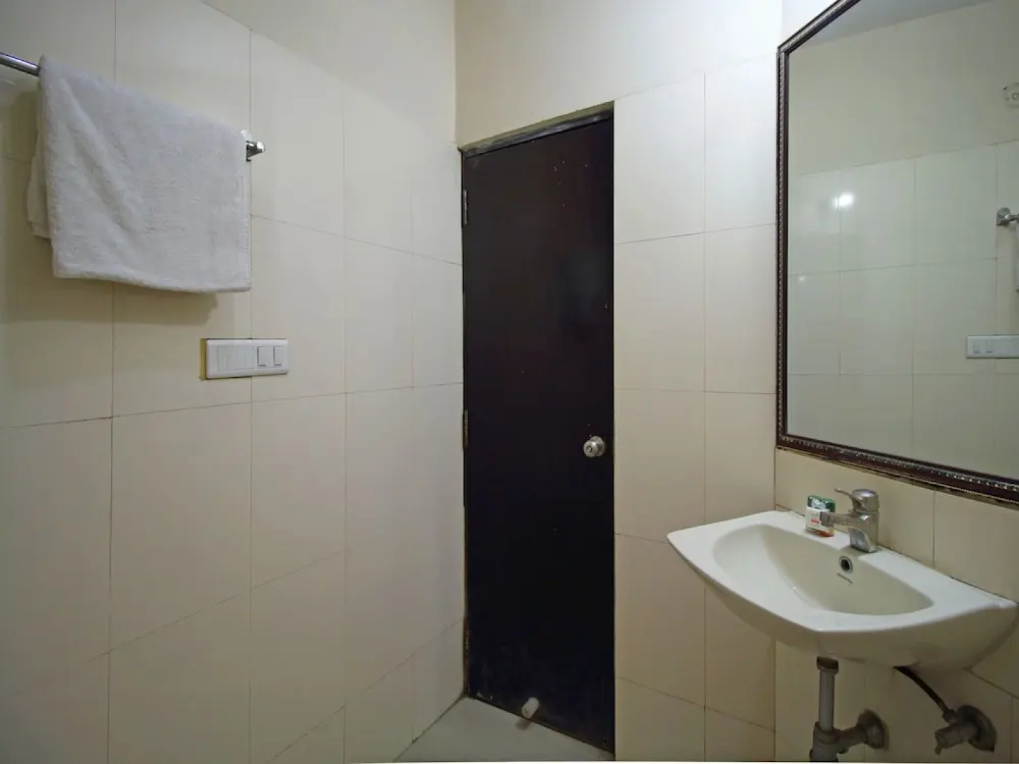 Hotel Center Point by OYO Rooms