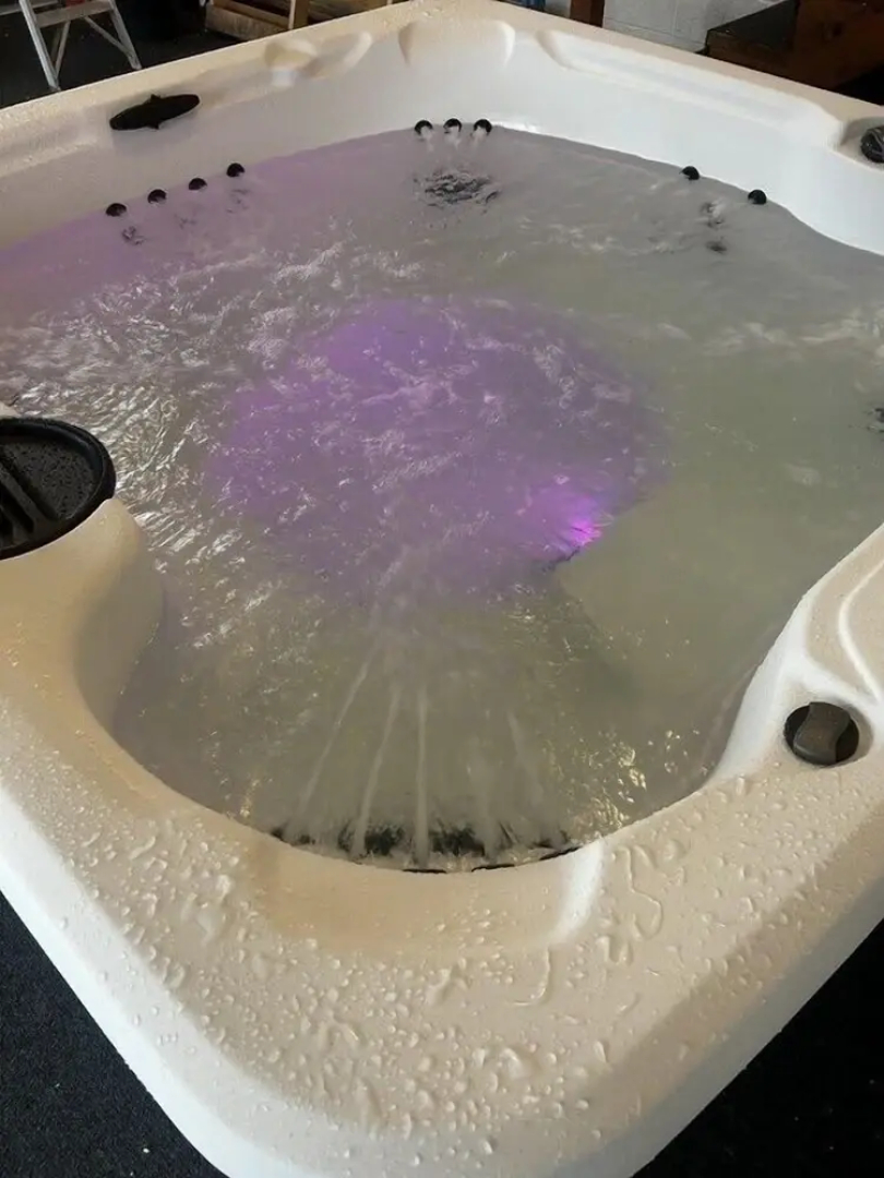 Amazing Vacation House In Poconos~hottub~game Room 6 Bedroom Home