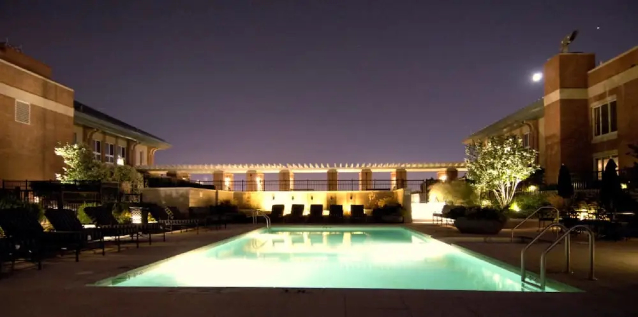 Global Luxury Suites at Harbor East