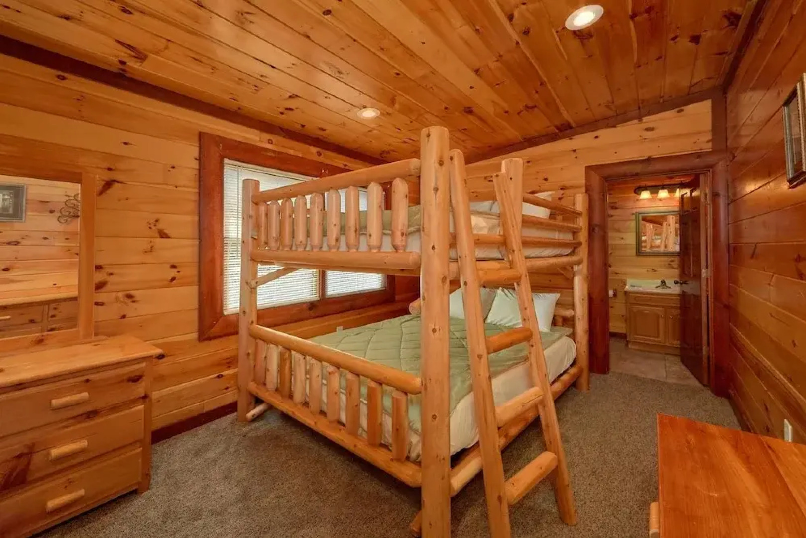 Pool Movie 1 Apartment 6