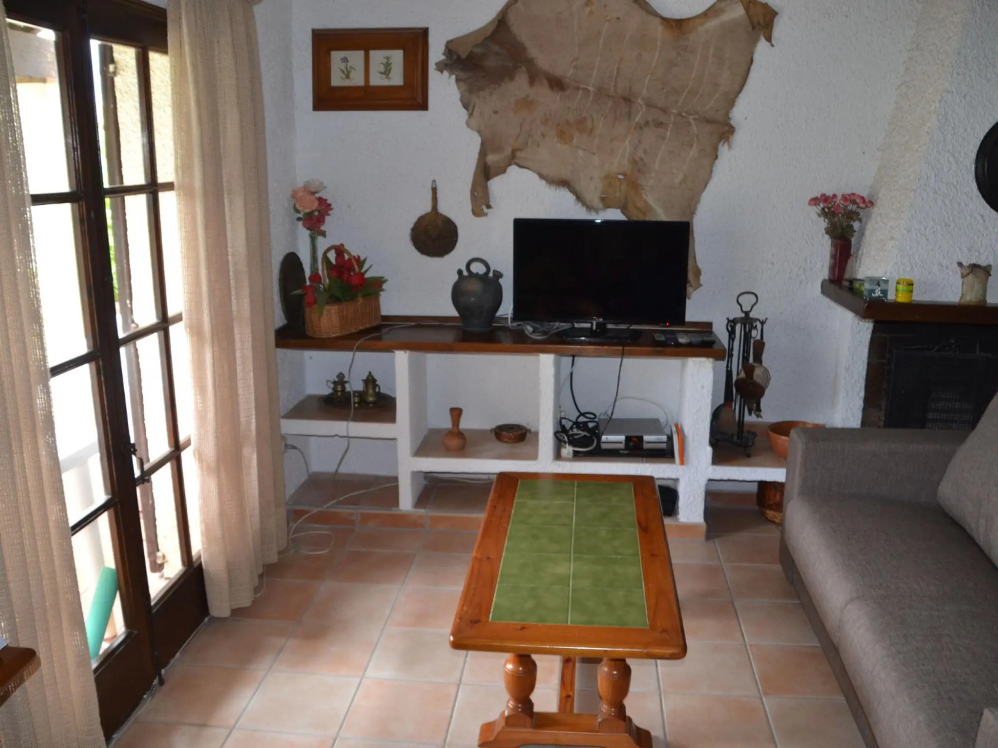 Cozy Holiday Home in L'Estartit with Swimming Pool