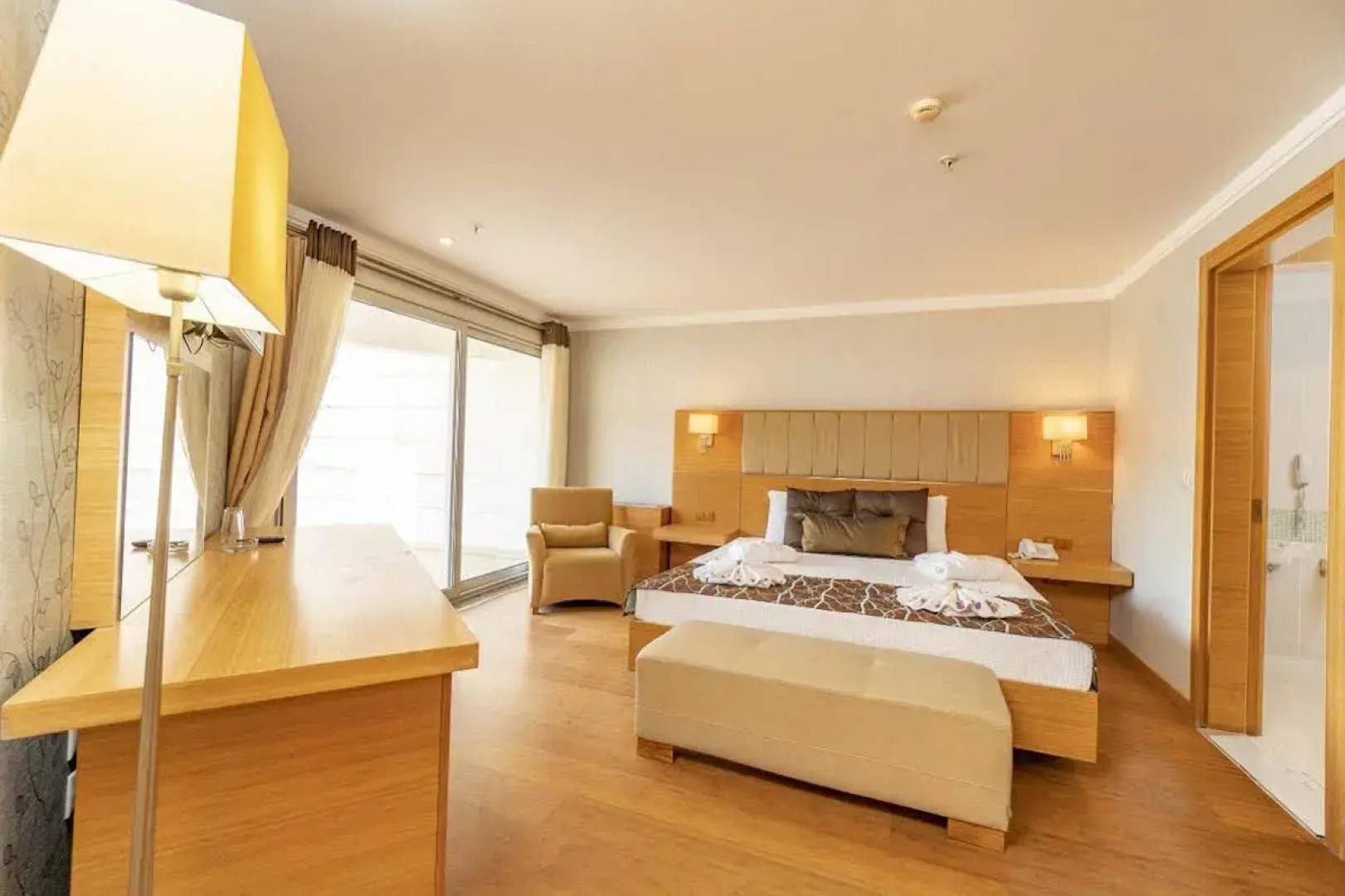 Maira Deluxe Resort Hotel