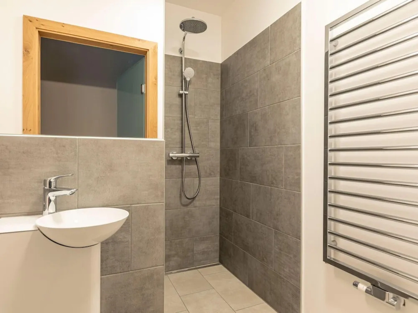 Apartment With Infinity Pool