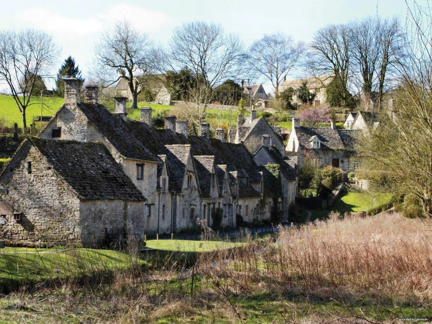 Pettifers Freehouse Hotel