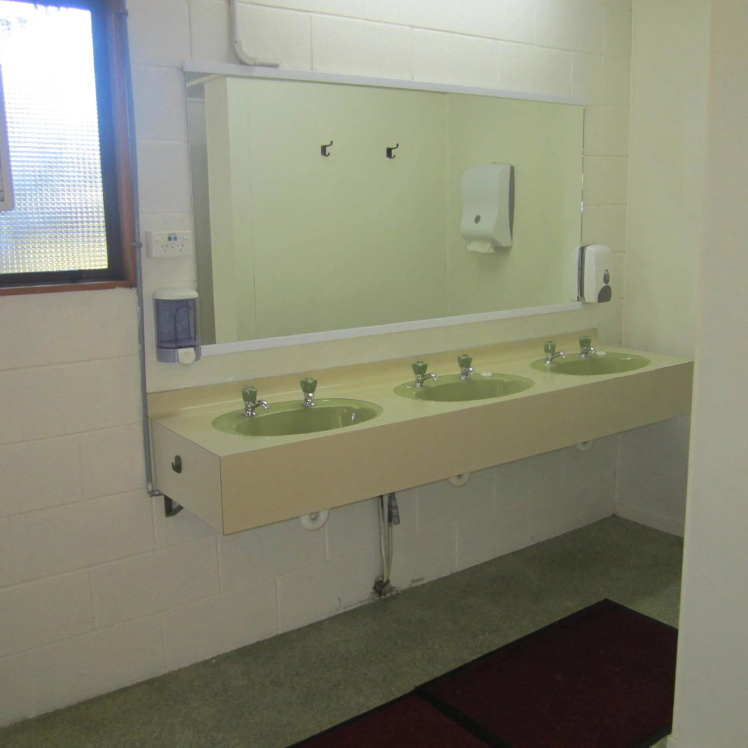 The Hobbit Motorlodge