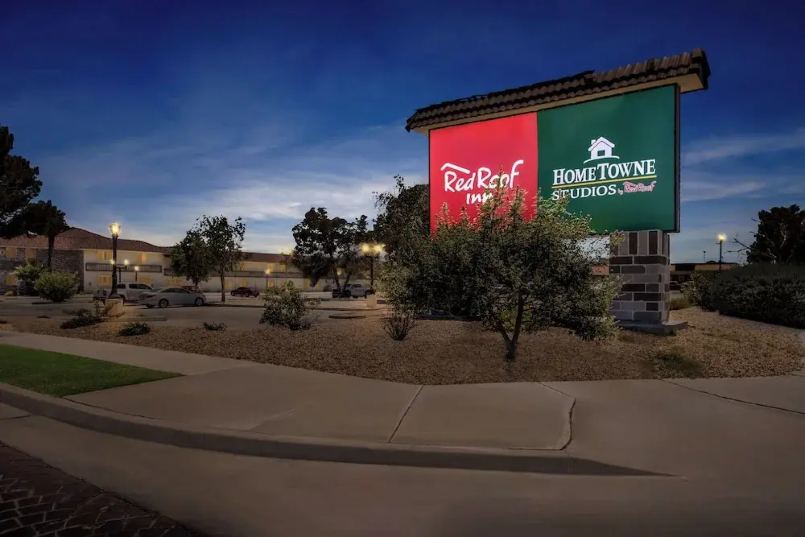 HomeTowne Studios by Red Roof Ridgecrest
