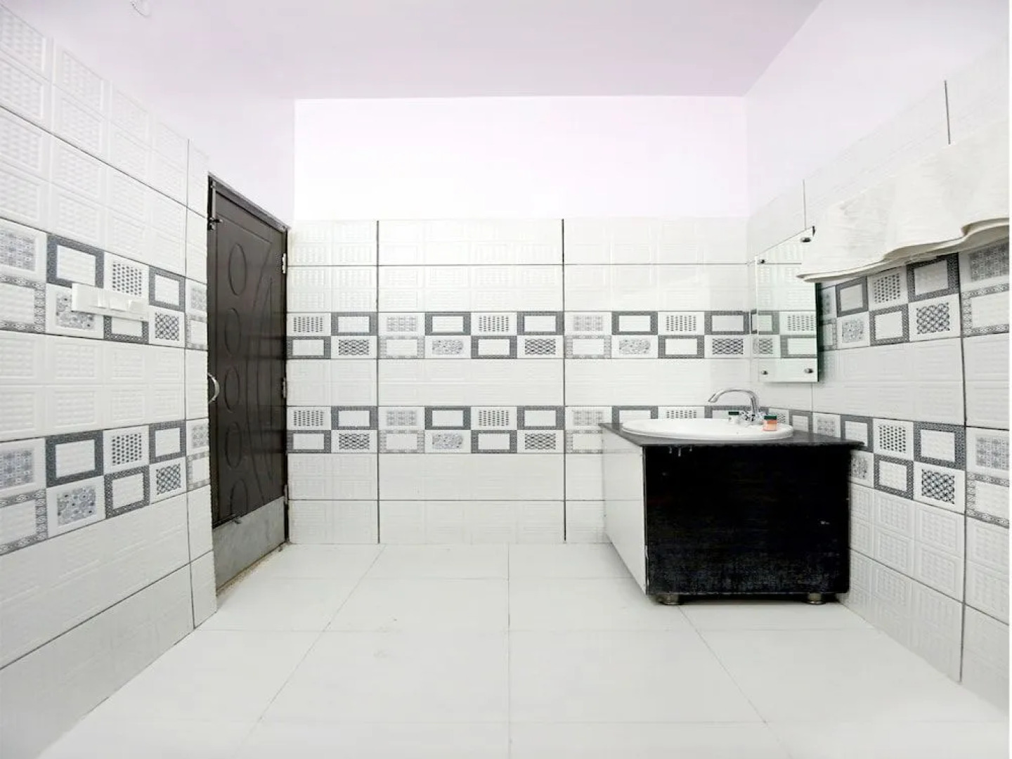 OYO 8766 Hotel DS Regency