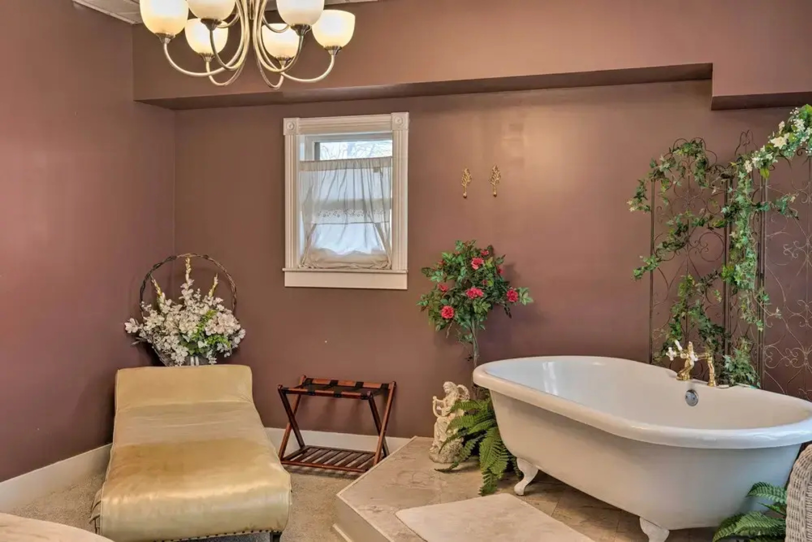 Pet-friendly Apt: 2 Blocks to Riverside Park!