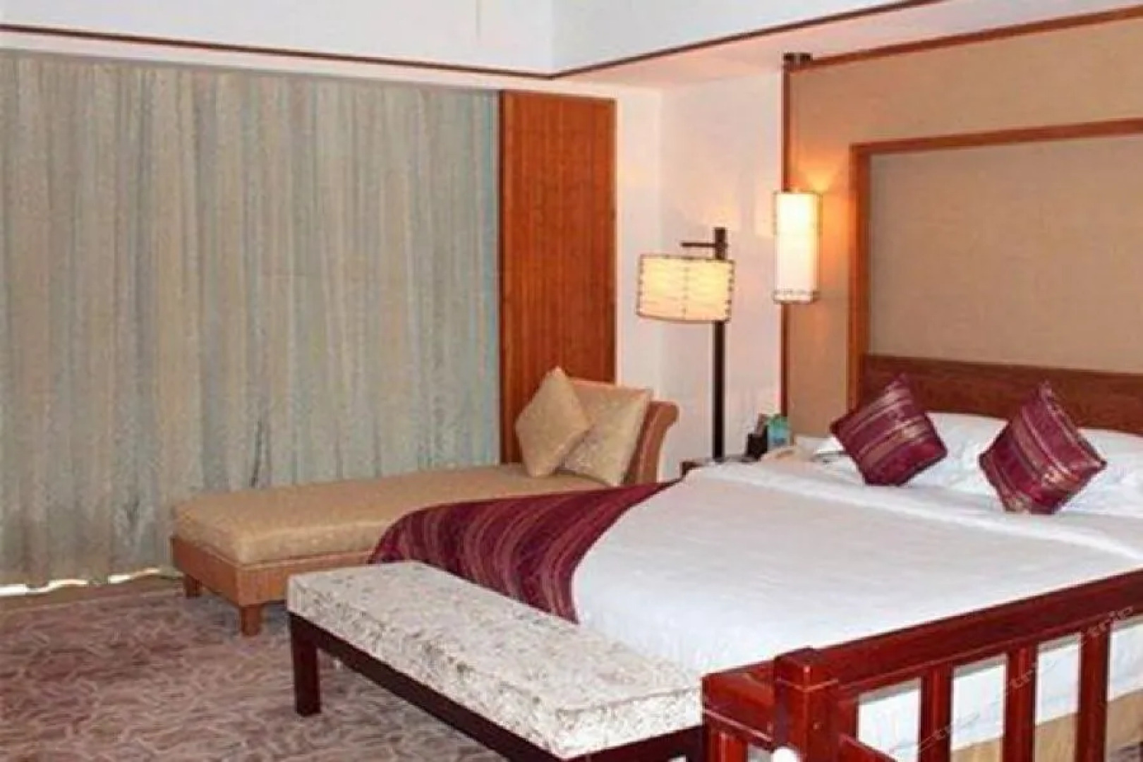 West Gulf Holiday Hotel