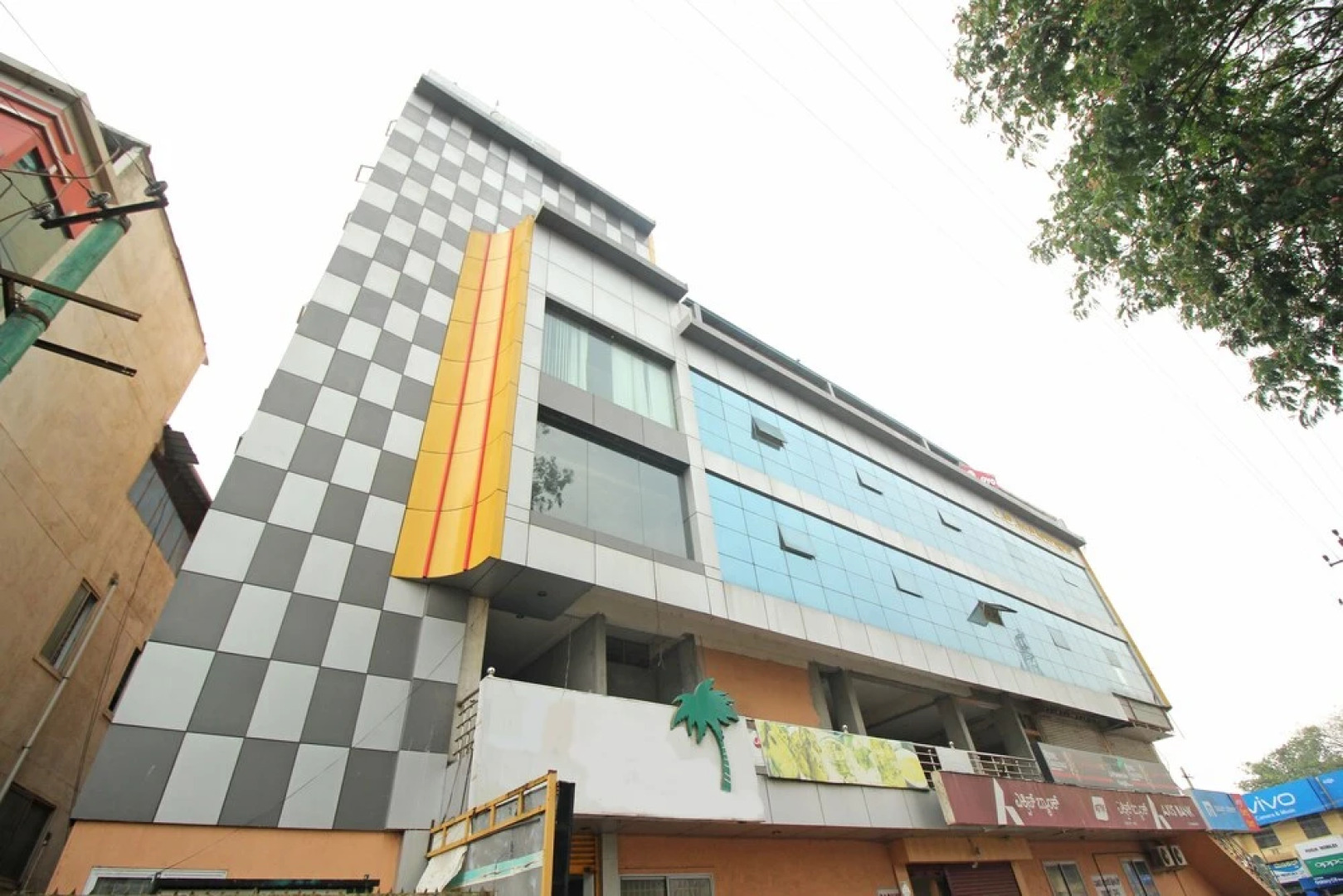 OYO 7570 Near KSRTC Bus Stand