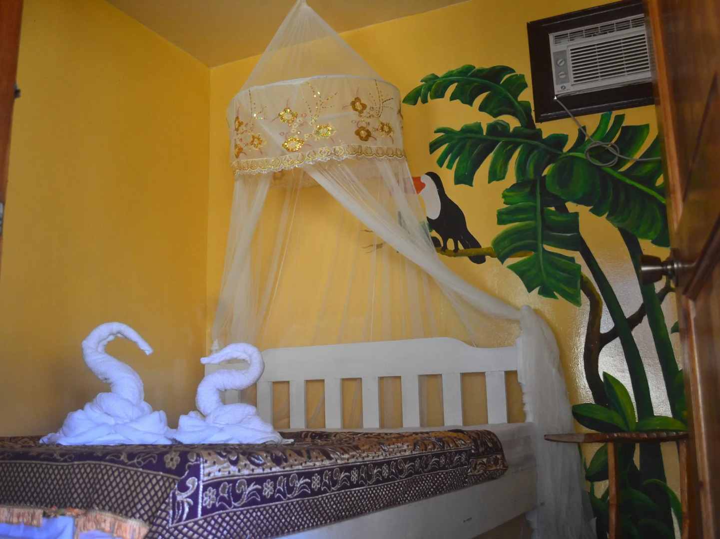 Ur Lil Haws Travel Lodge