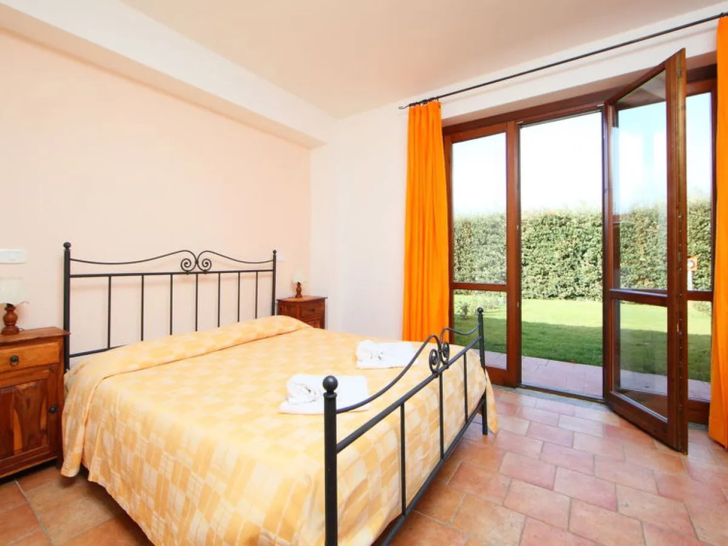 House Oak Pitigliano 30914