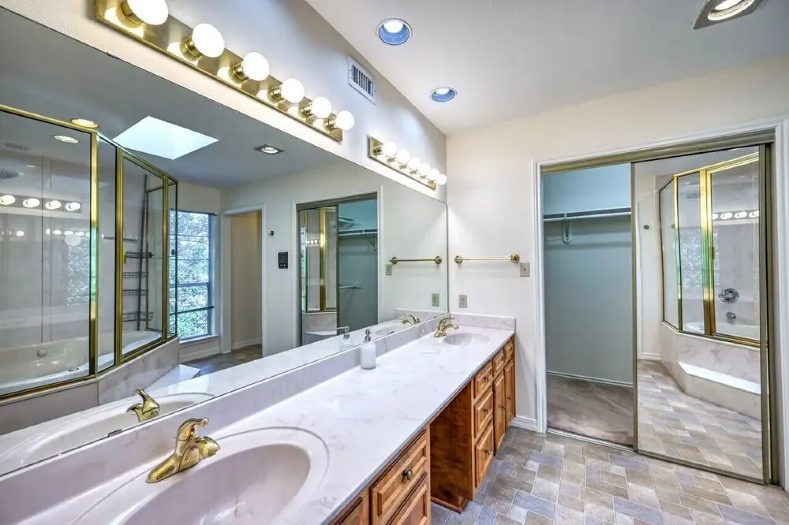 Luxury Riverfront Oasis W/boat Dock-grill-firepit!