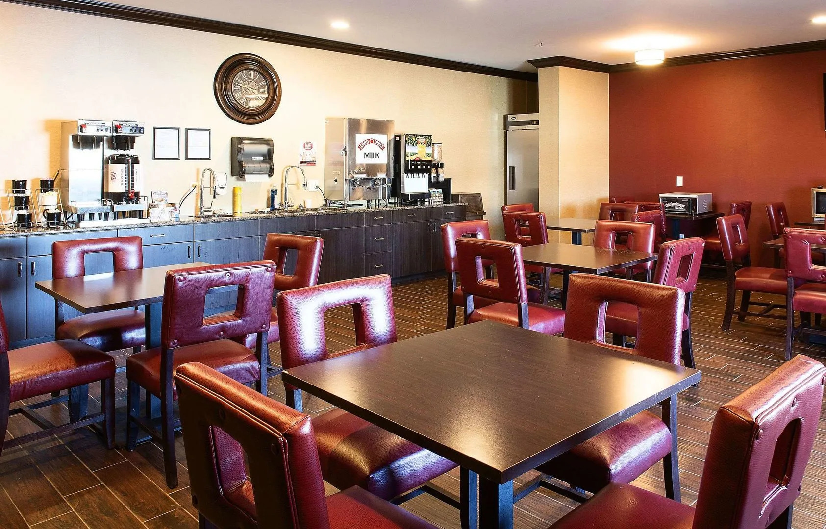 Red Roof Inn & Suites Omaha - Council Bluffs