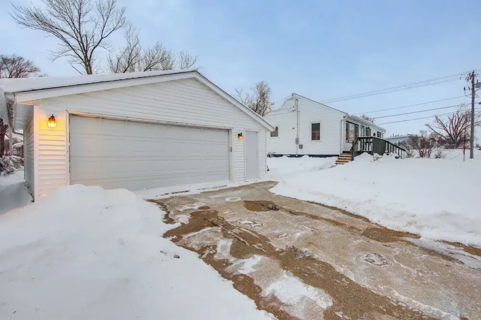 Pet-friendly Hiawatha Retreat w/ Private Yard!
