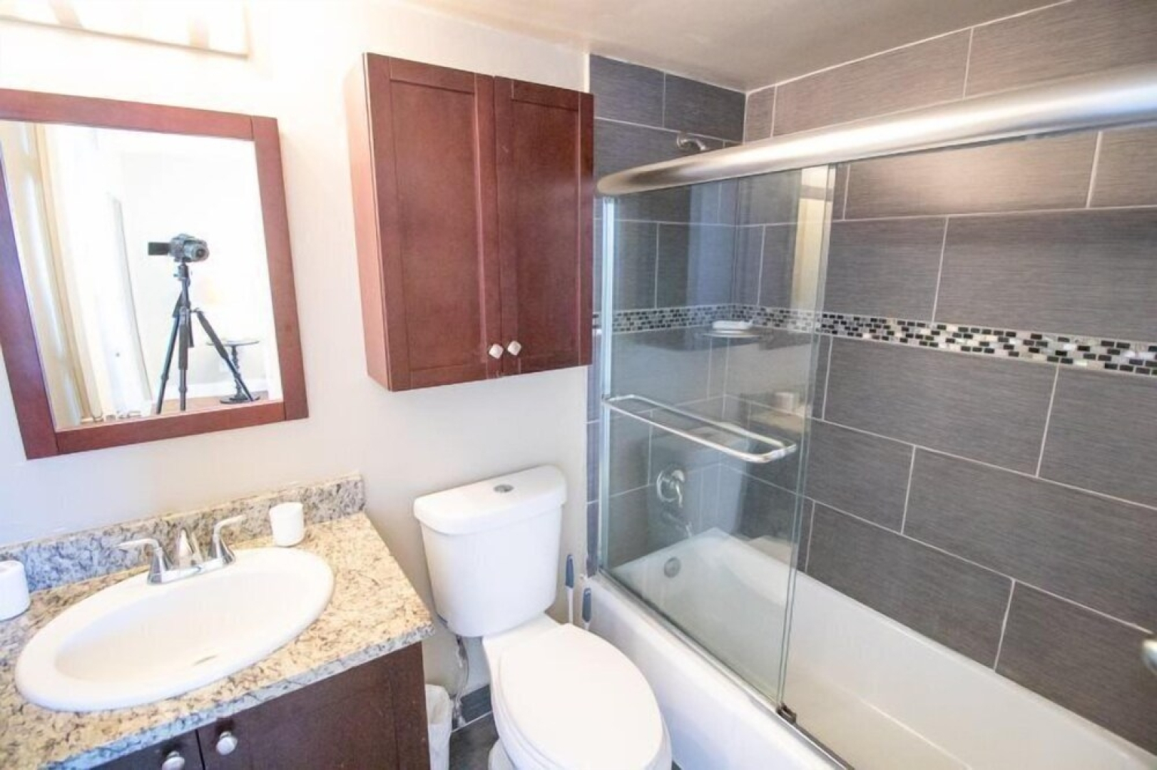 Brief Homes - The Victor 2 Bedroom Apartment#1