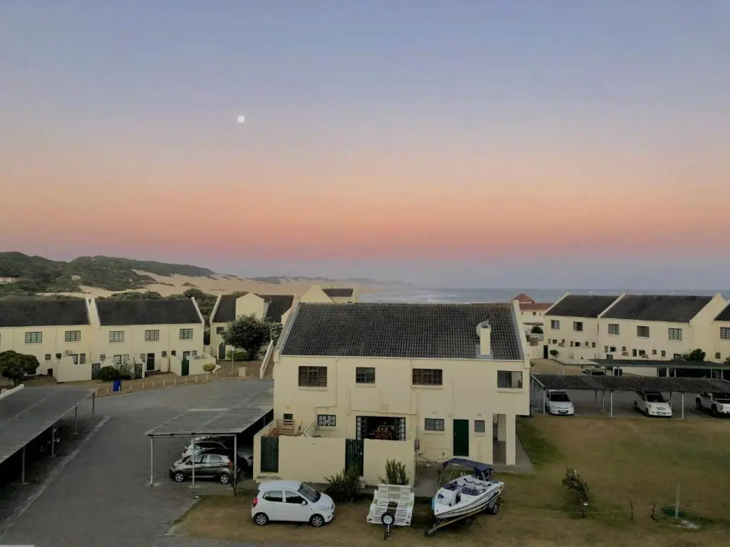 84 Settler Sands Beachfront Accommodation Sea View