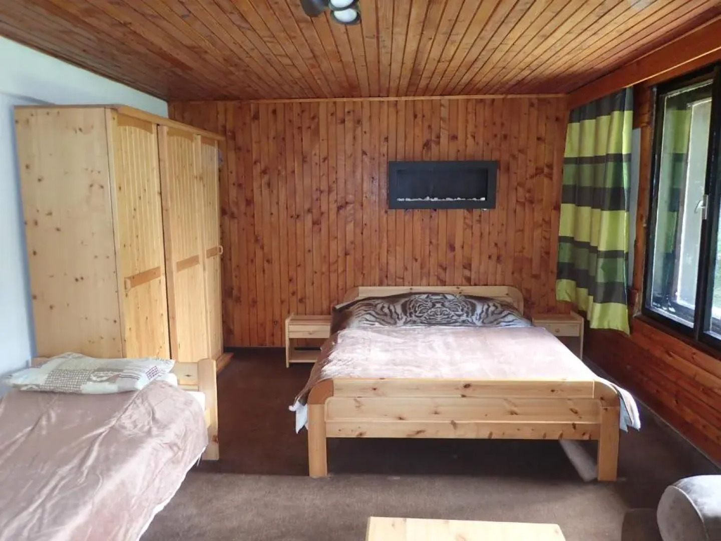 Krpáčovo, Nízke Tatry - chata na kraji lesa