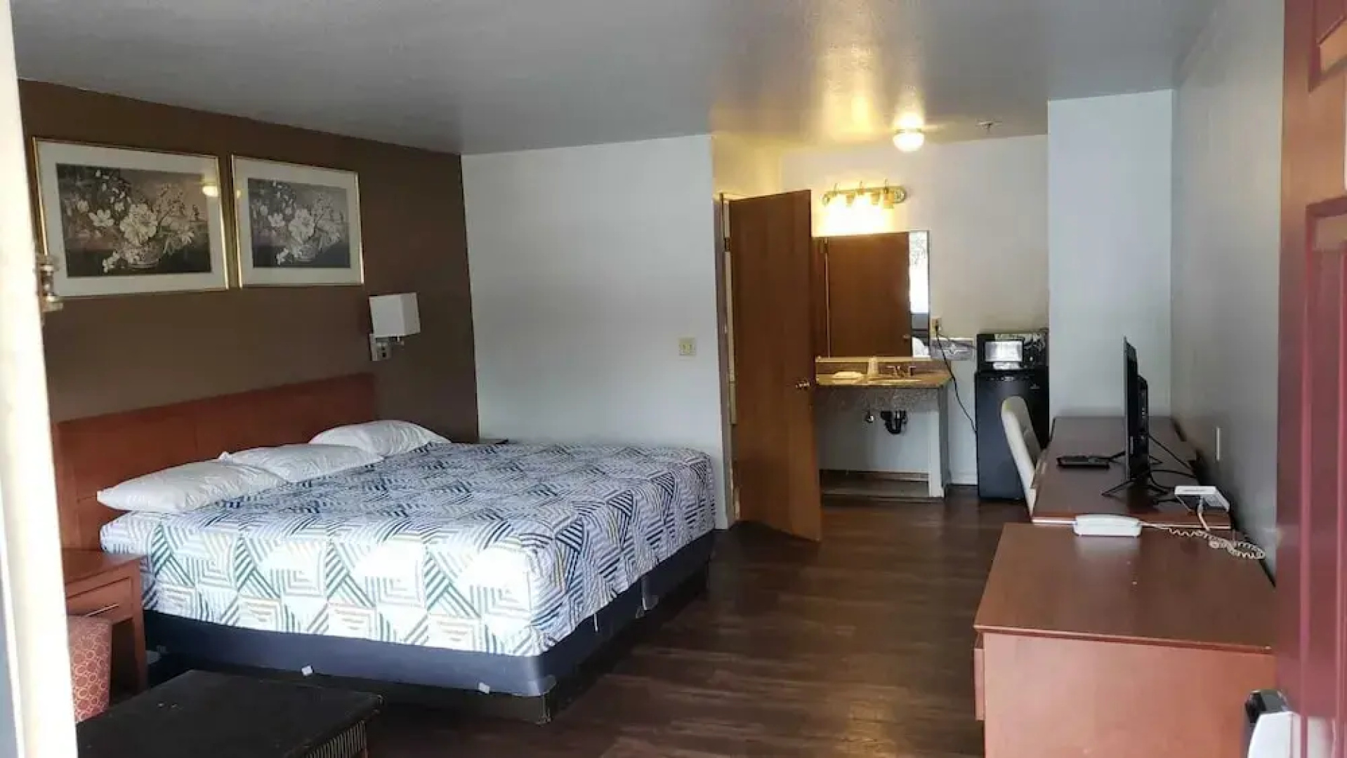 Hotel O Rama Inn & RV Park
