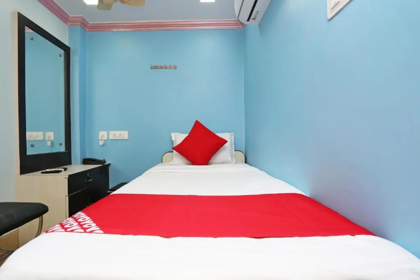 OYO 36039 Sri Vinayak Residency