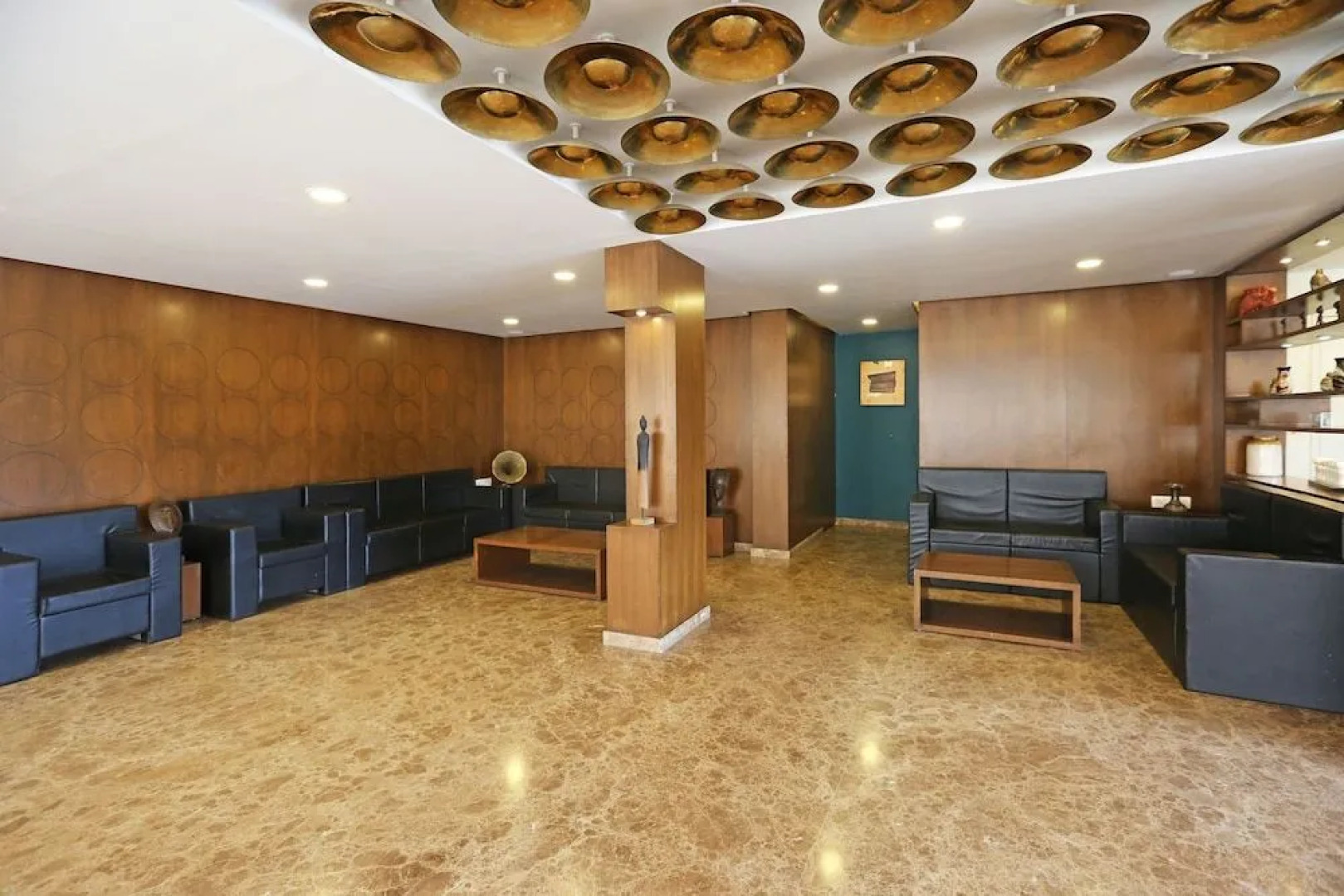 OYO 8600 Hotel Deepali Executive