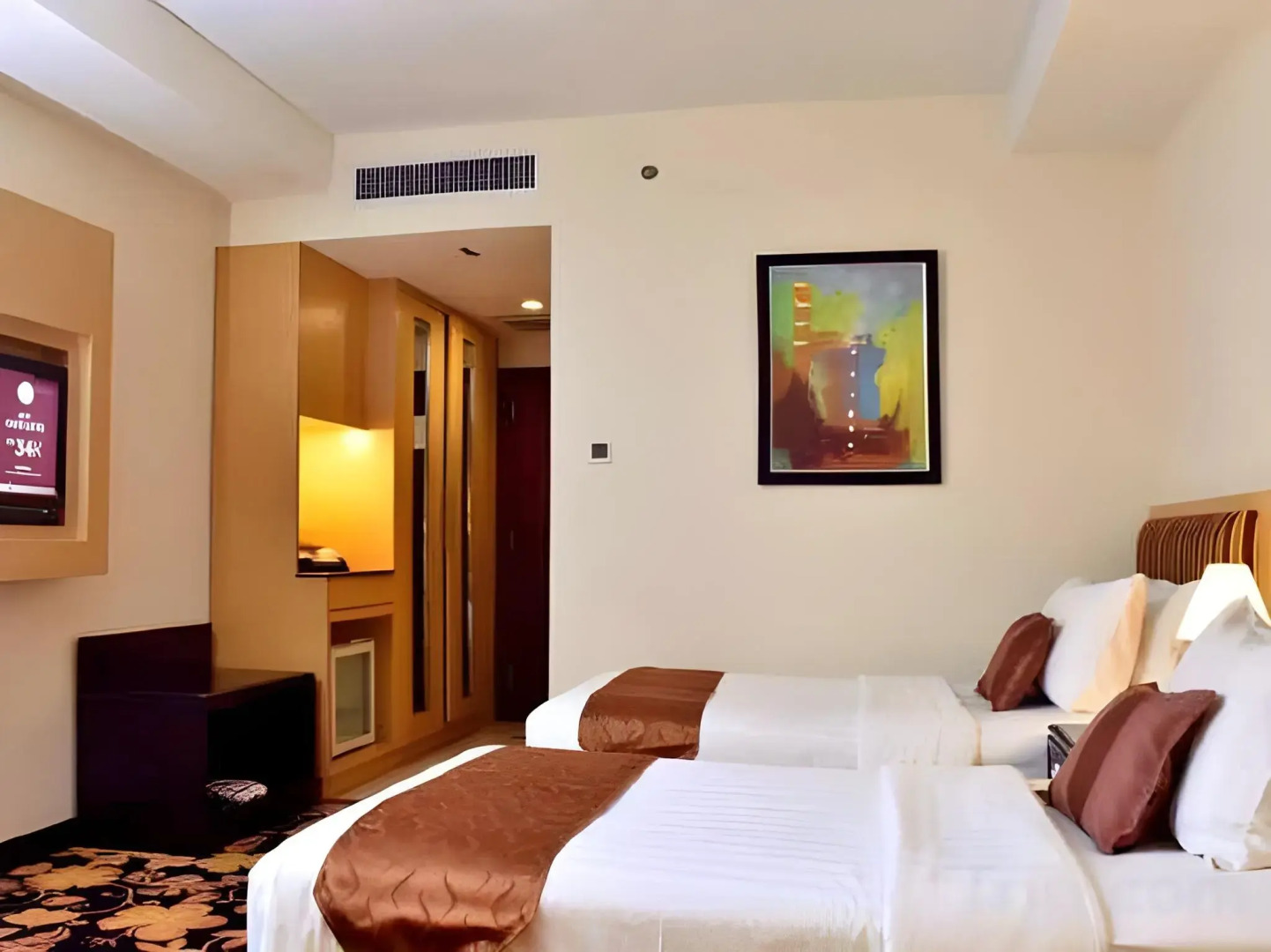 Rocky Plaza Hotel Padang