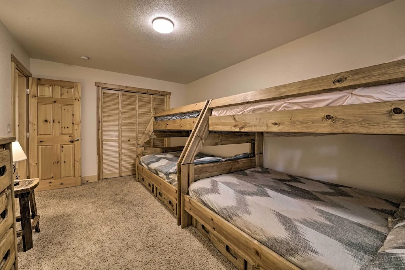 Near Donner Lake & Skiing: Soda Springs Cabin!