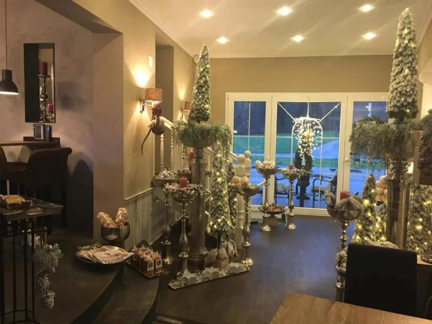 Landcafe mit Mini Hotel