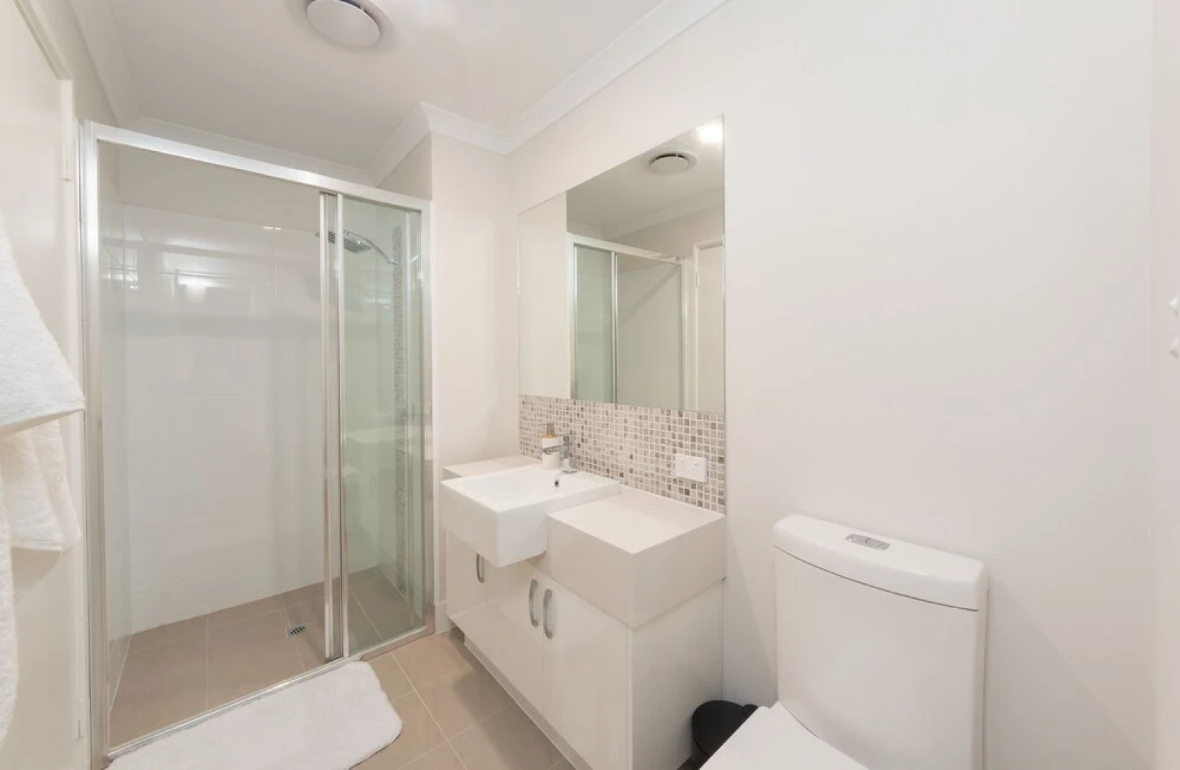 Lakeview Apartment Suite 18