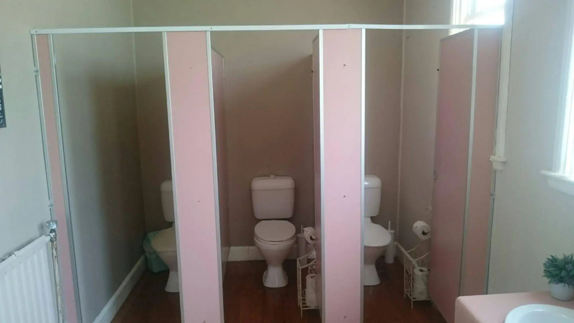 Snowy Waters Lodge & Tours